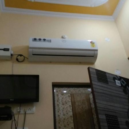 Hotel Ganga Vilas Colonelganj Zewnętrze zdjęcie