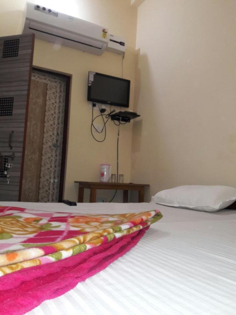 Hotel Ganga Vilas Colonelganj Zewnętrze zdjęcie